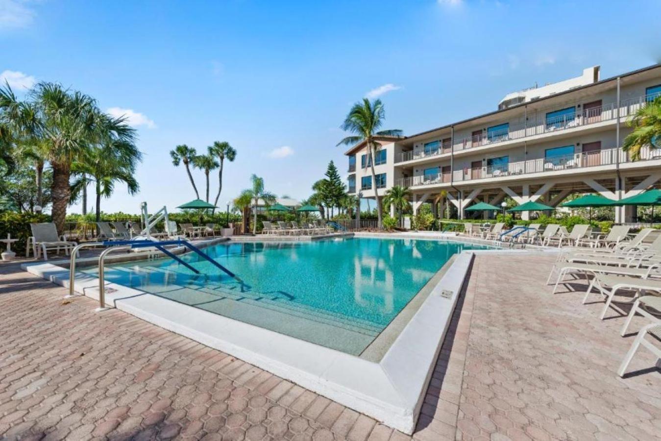 Caribbean Beach Club Fort Myers Beach Extérieur photo