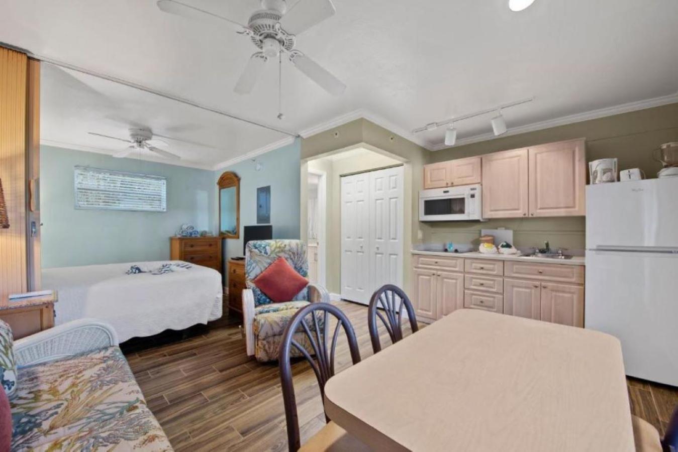 Caribbean Beach Club Fort Myers Beach Extérieur photo